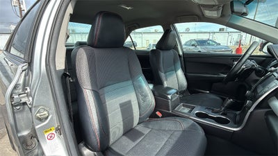 2016 Toyota CAMRY SE