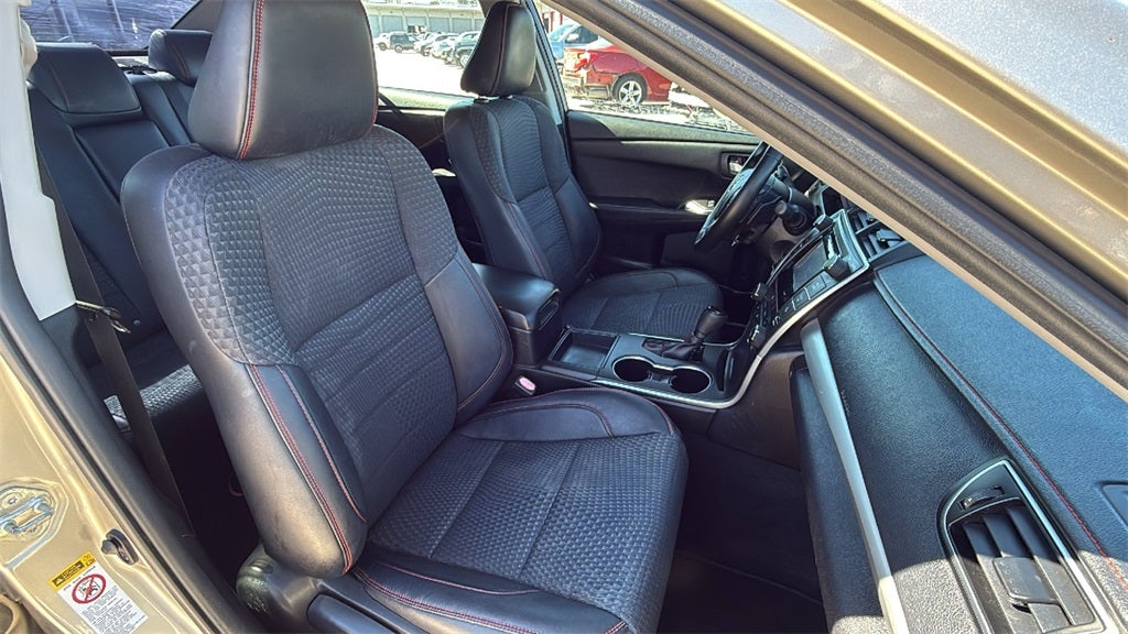 2015 Toyota CAMRY SE