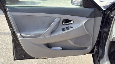 2011 Toyota CAMRY LE