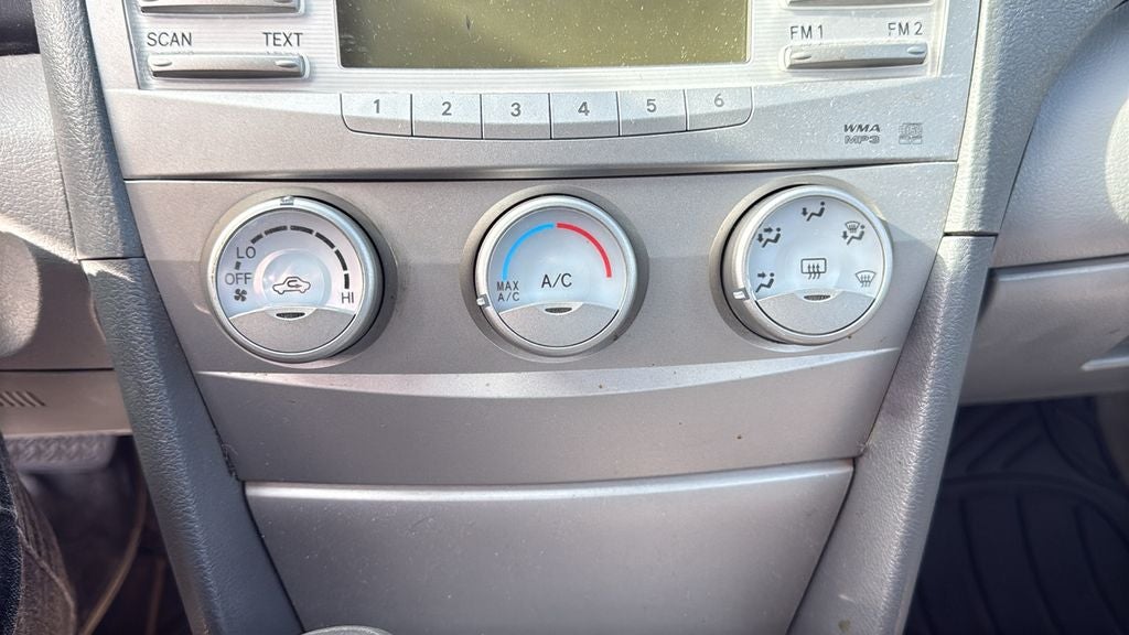 2011 Toyota CAMRY LE