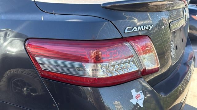 2011 Toyota CAMRY SE