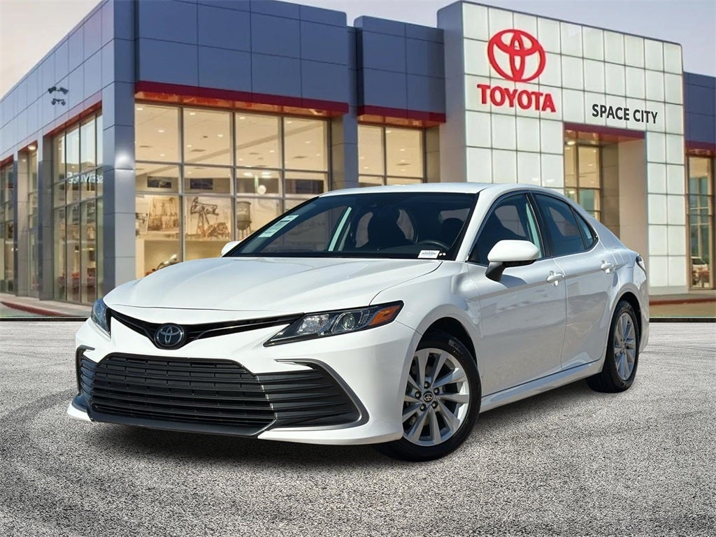 2024 Toyota CAMRY LE
