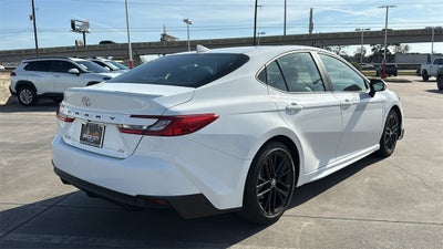 2025 Toyota CAMRY SE