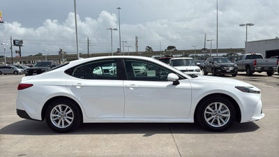 2025 Toyota CAMRY LE