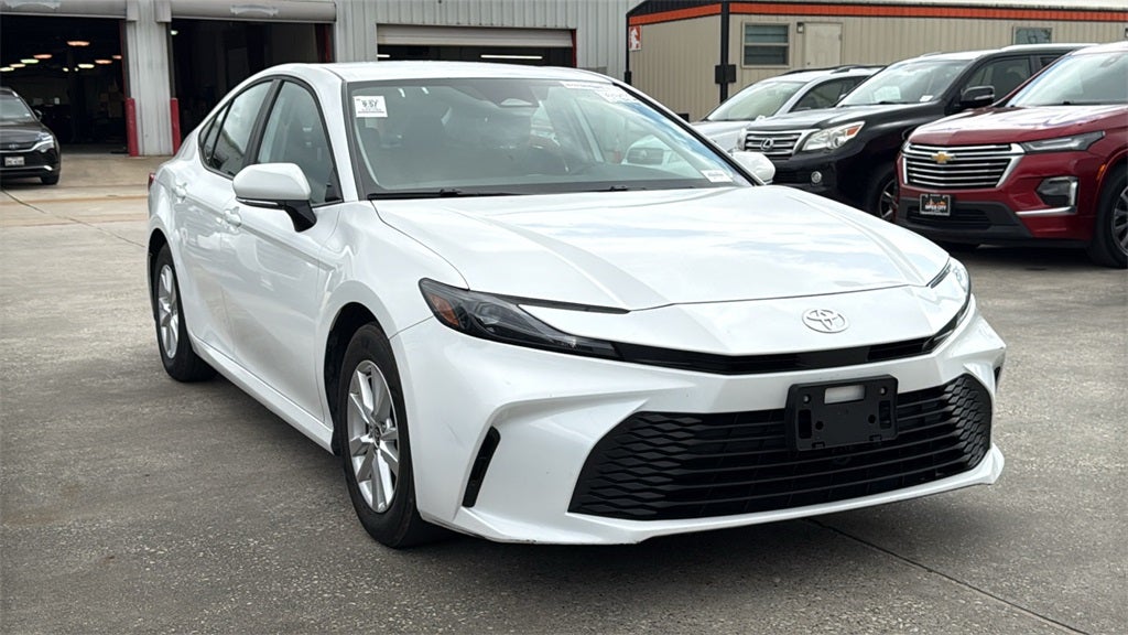2025 Toyota CAMRY LE