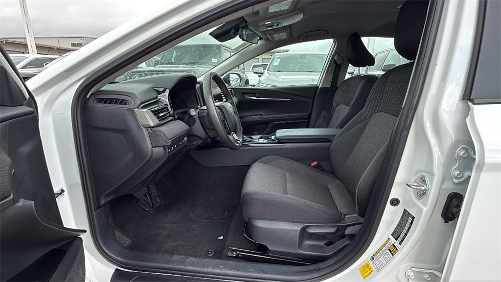 2025 Toyota CAMRY LE