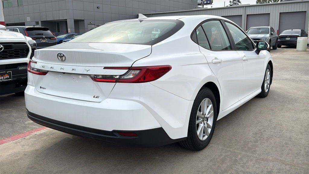 2025 Toyota CAMRY LE