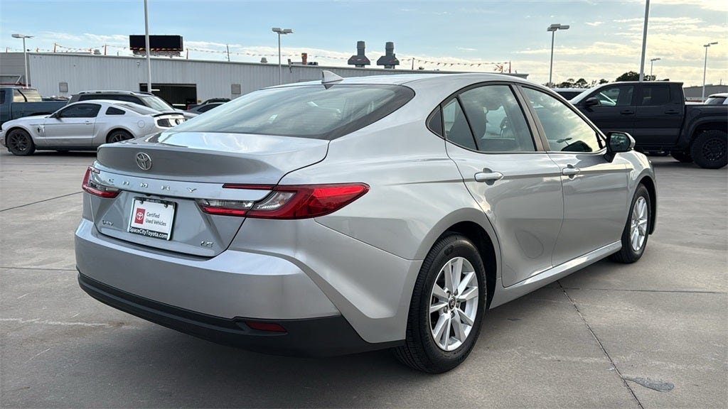 2025 Toyota CAMRY LE