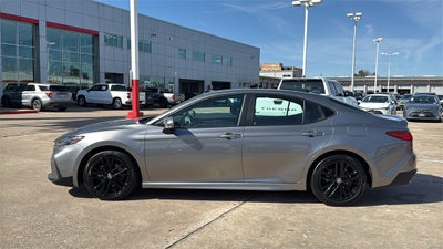 2025 Toyota CAMRY SE