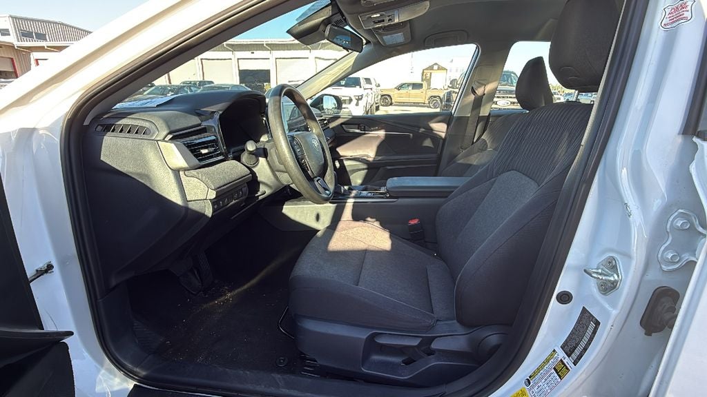 2025 Toyota CAMRY LE