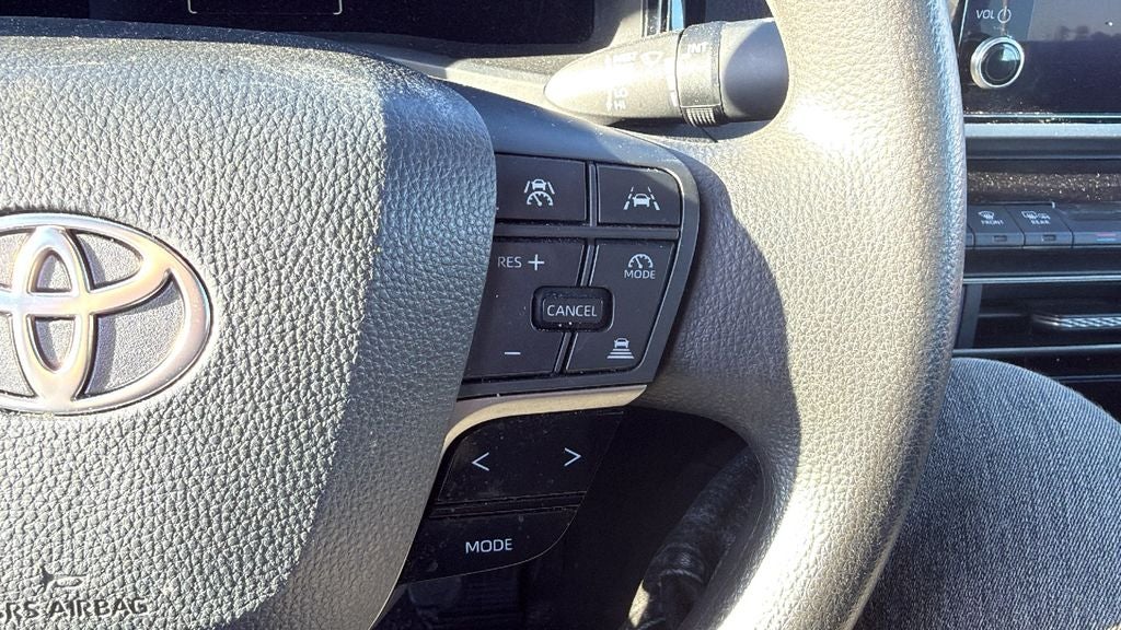 2025 Toyota CAMRY LE