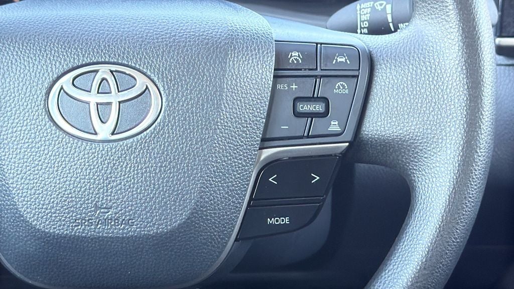 2025 Toyota CAMRY LE