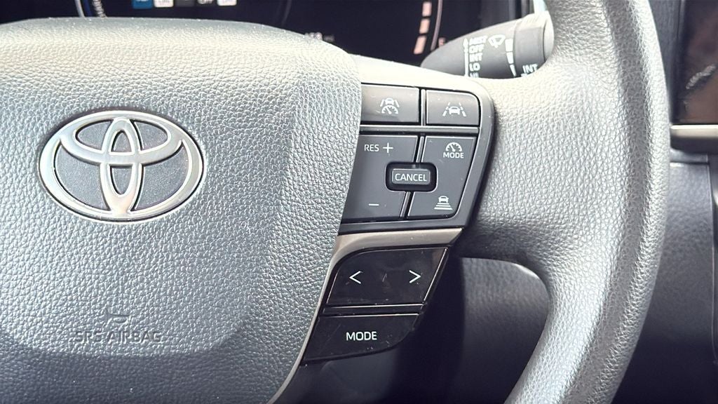 2025 Toyota CAMRY LE