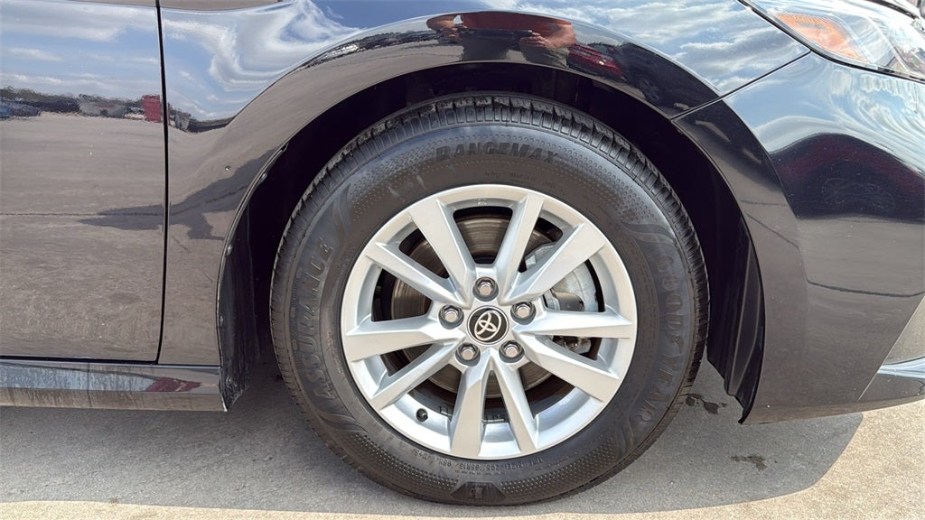 2025 Toyota CAMRY LE