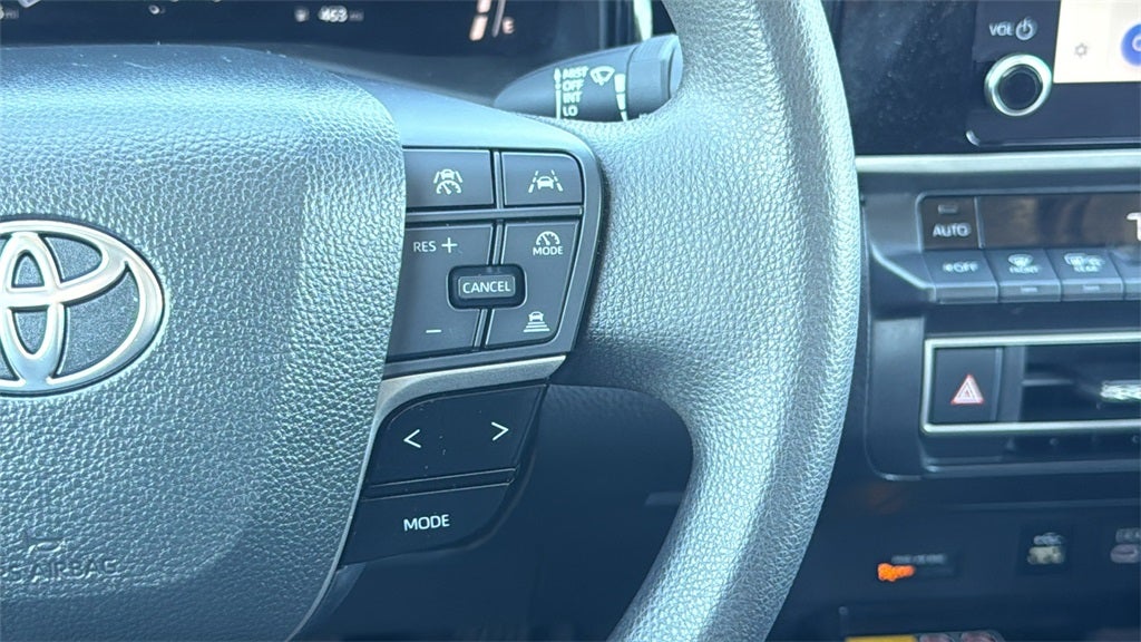 2025 Toyota CAMRY LE