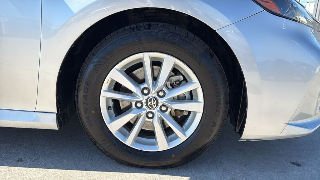 2025 Toyota CAMRY LE