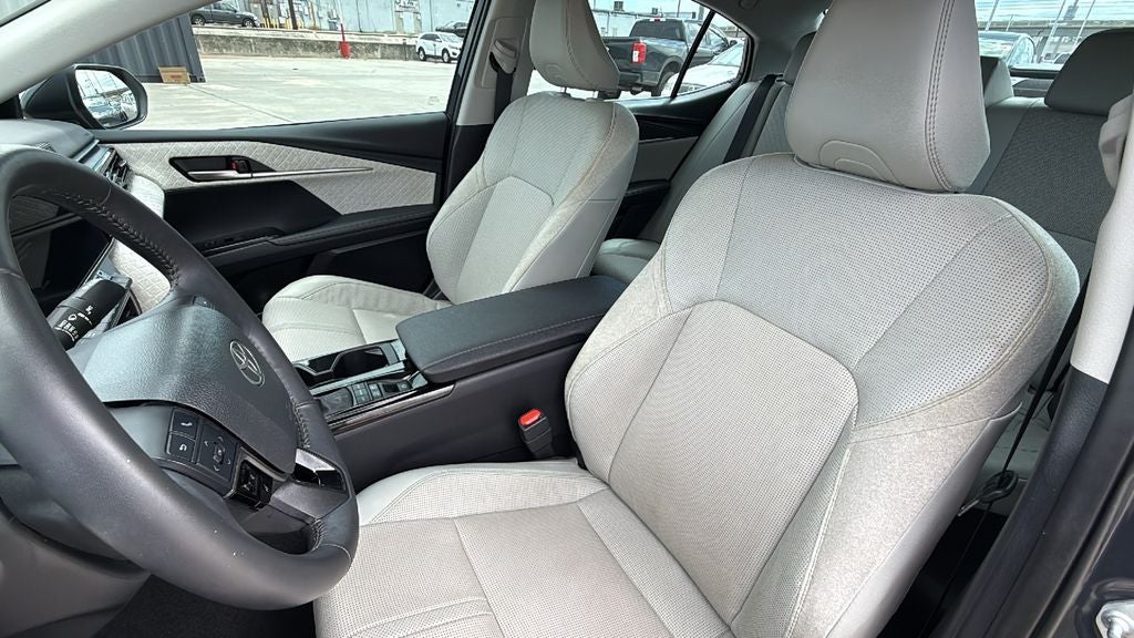 2025 Toyota CAMRY XLE
