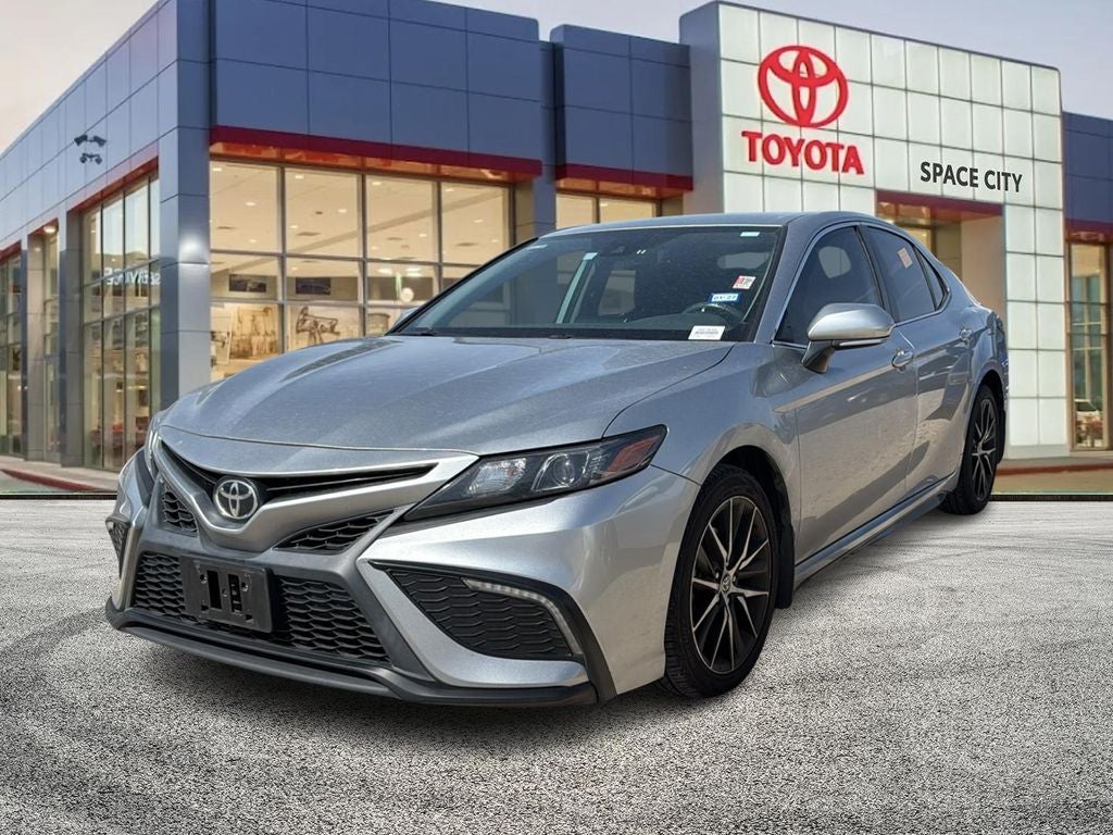 2022 Toyota CAMRY SE