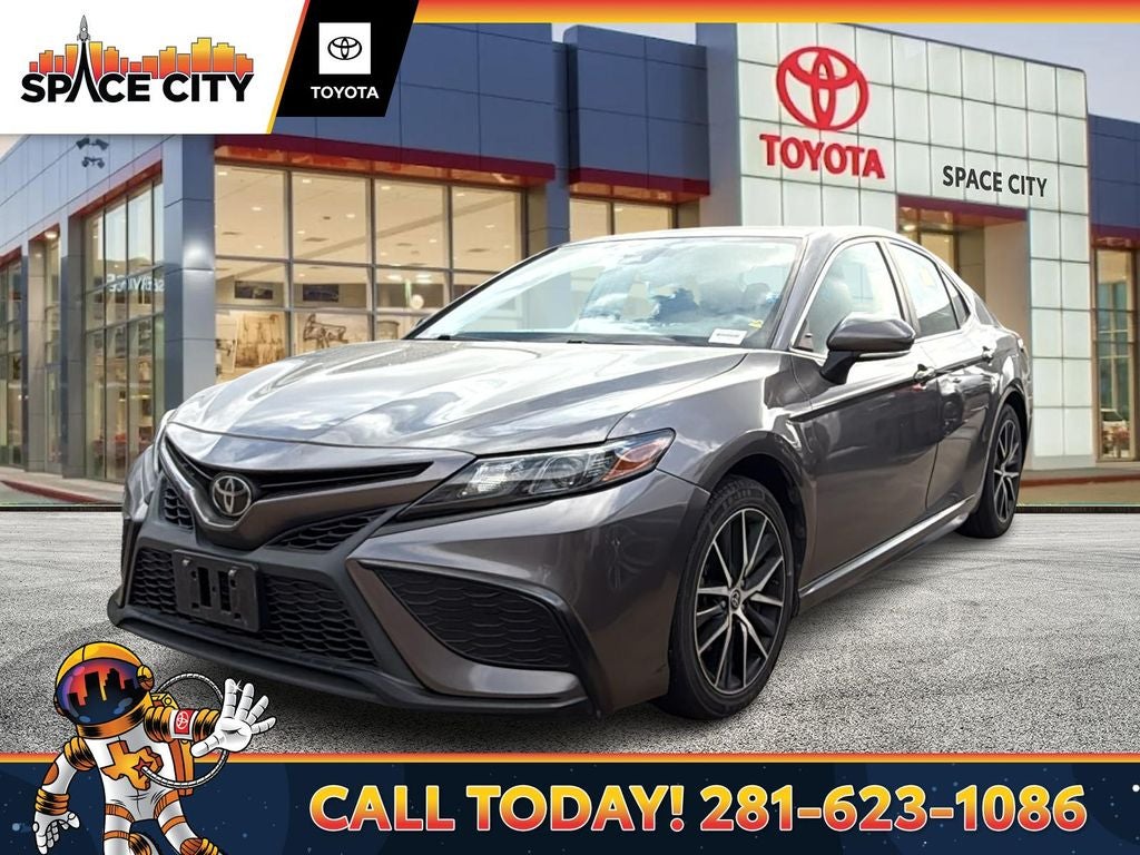 2022 Toyota CAMRY SE