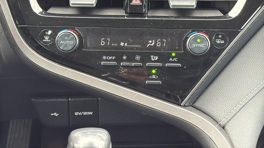 2022 Toyota CAMRY SE