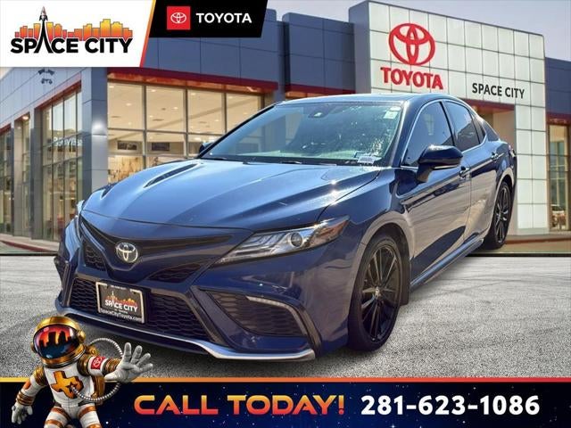 2024 Toyota Camry XSE Hybrid's photo