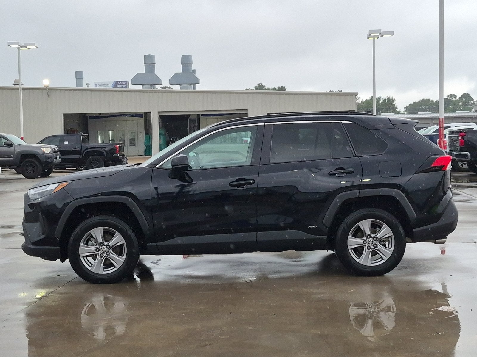 2023 Toyota RAV4 Hybrid LE