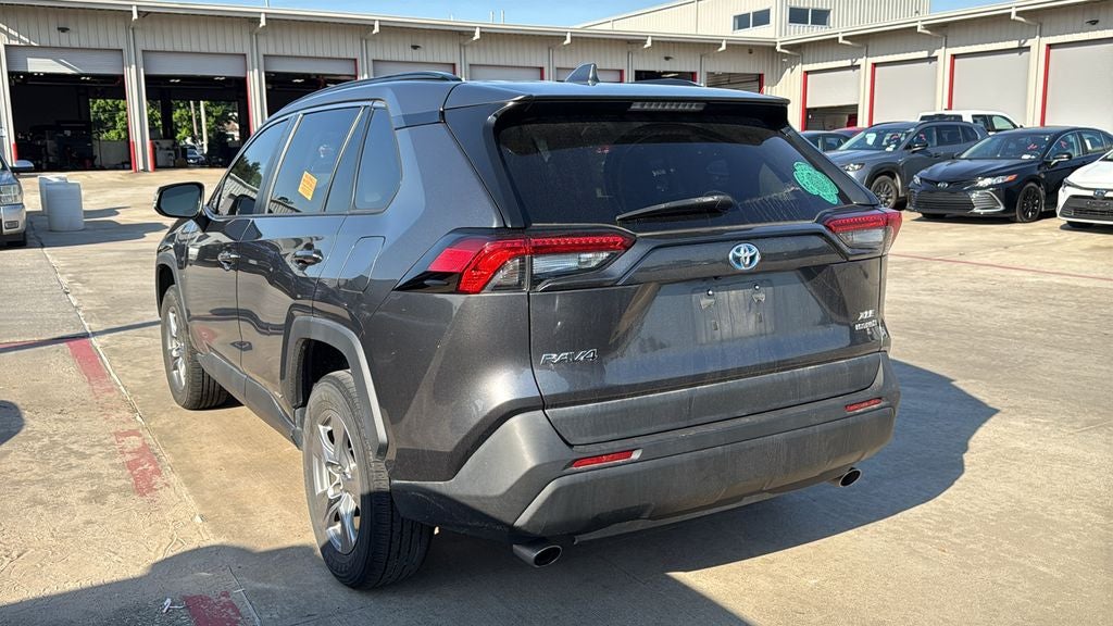 2022 Toyota RAV4 HYBRID XLE