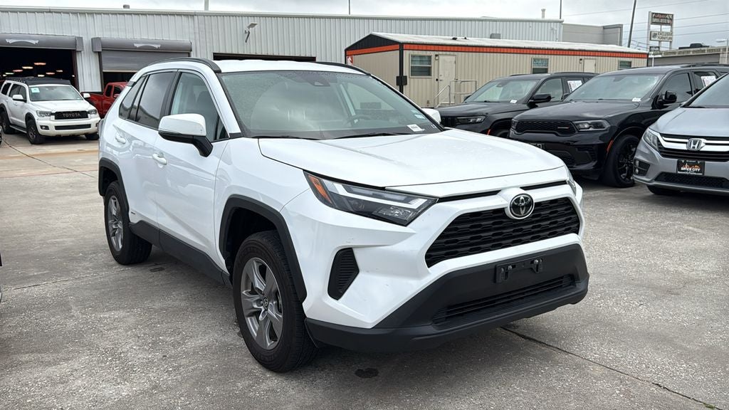 2025 Toyota RAV4 Hybrid XLE