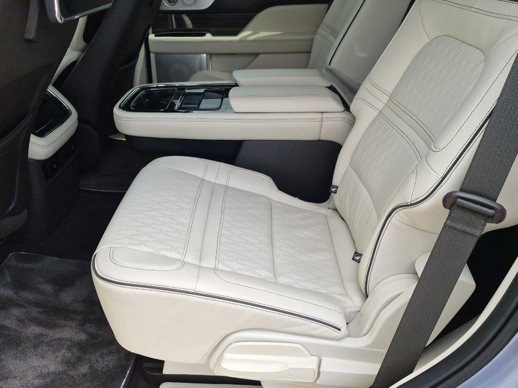 2022 Lincoln Navigator Black Label