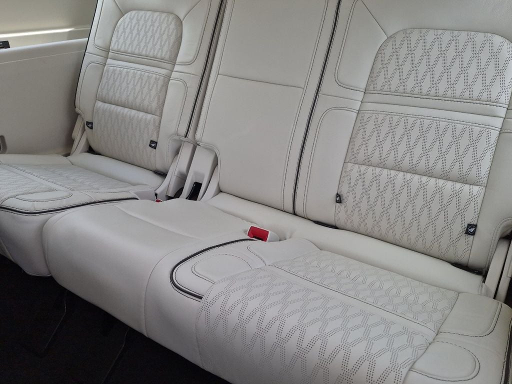 2022 Lincoln Navigator Black Label