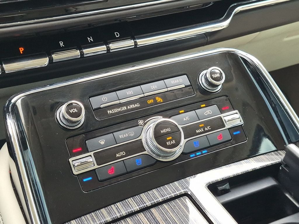 2022 Lincoln Navigator Black Label