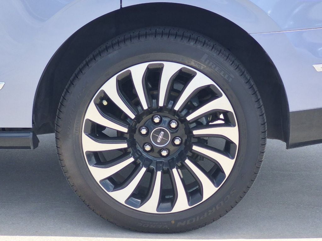 2022 Lincoln Navigator Black Label
