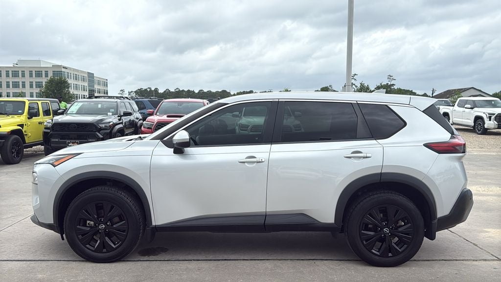 2022 Nissan Rogue SV