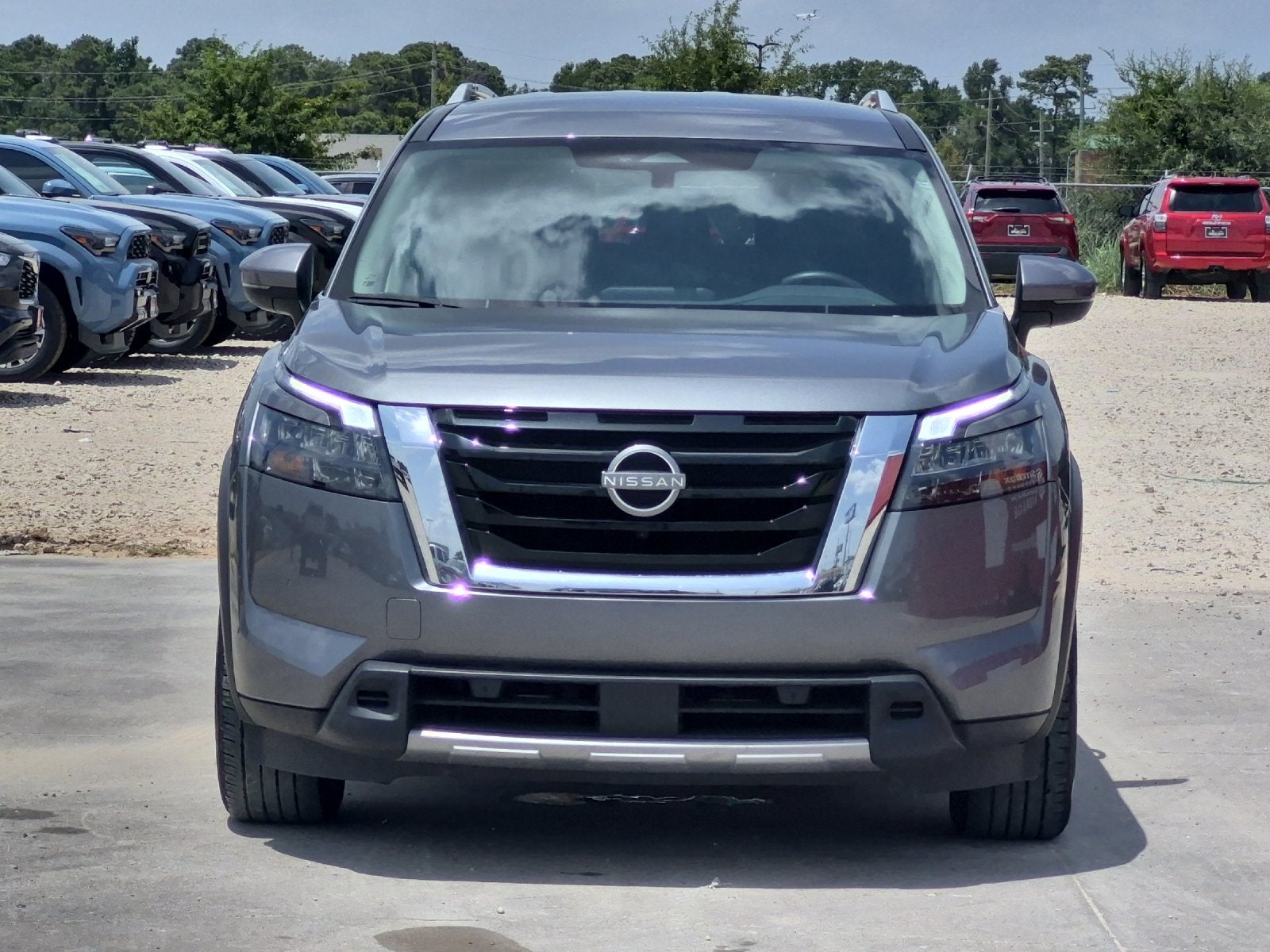 2025 Nissan Pathfinder SL