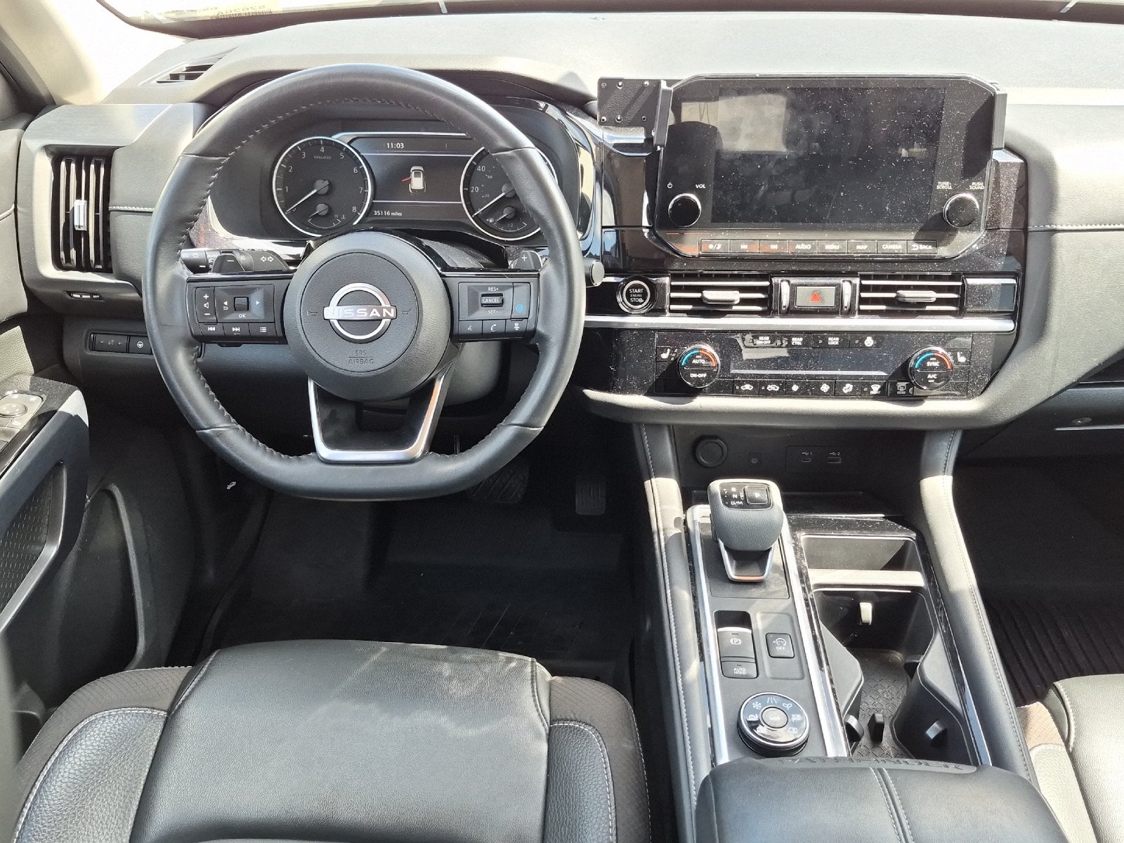 2023 Nissan Pathfinder SL
