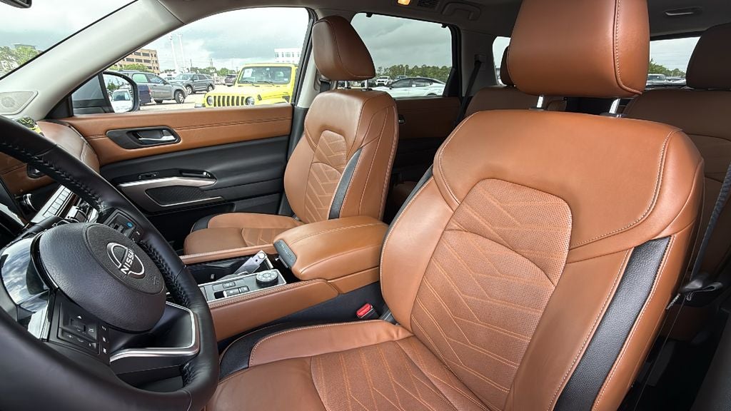 2025 Nissan Pathfinder Platinum