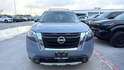 2025 Nissan Pathfinder Platinum