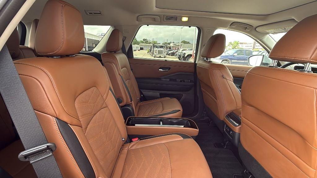 2025 Nissan Pathfinder Platinum