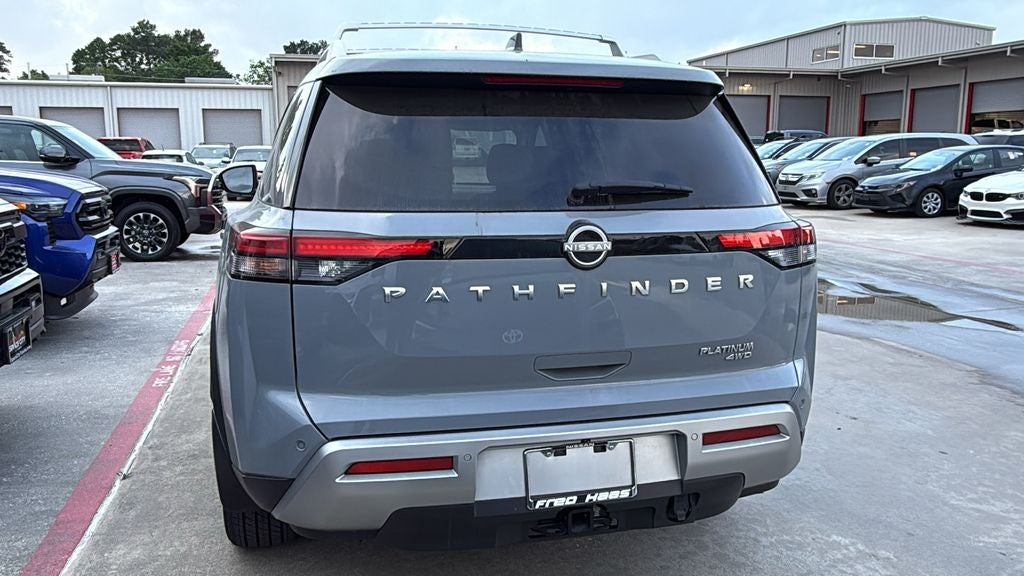 2025 Nissan Pathfinder Platinum