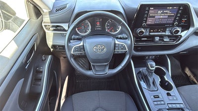 2022 Toyota HIGHLANDER LE