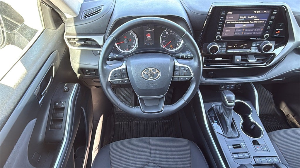 2022 Toyota HIGHLANDER LE