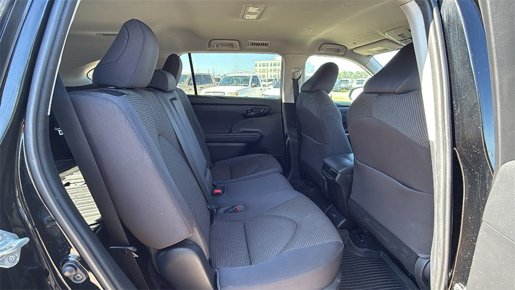 2022 Toyota HIGHLANDER LE