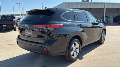 2022 Toyota HIGHLANDER LE