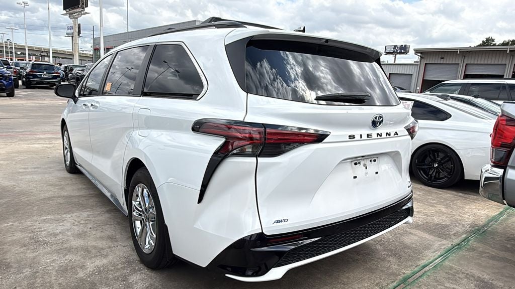 2023 Toyota Sienna XSE 7 Passenger