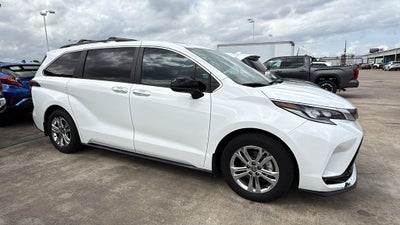 2023 Toyota Sienna XSE 7 Passenger