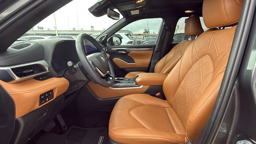2025 Toyota Highlander Hybrid Platinum