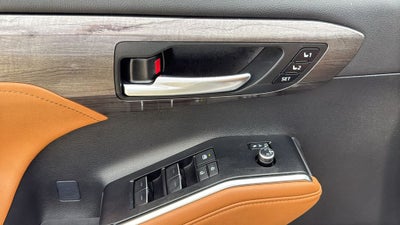 2025 Toyota Highlander Hybrid Platinum