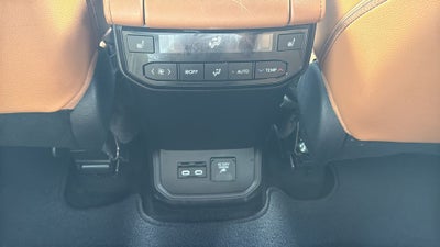 2025 Toyota Highlander Hybrid Platinum