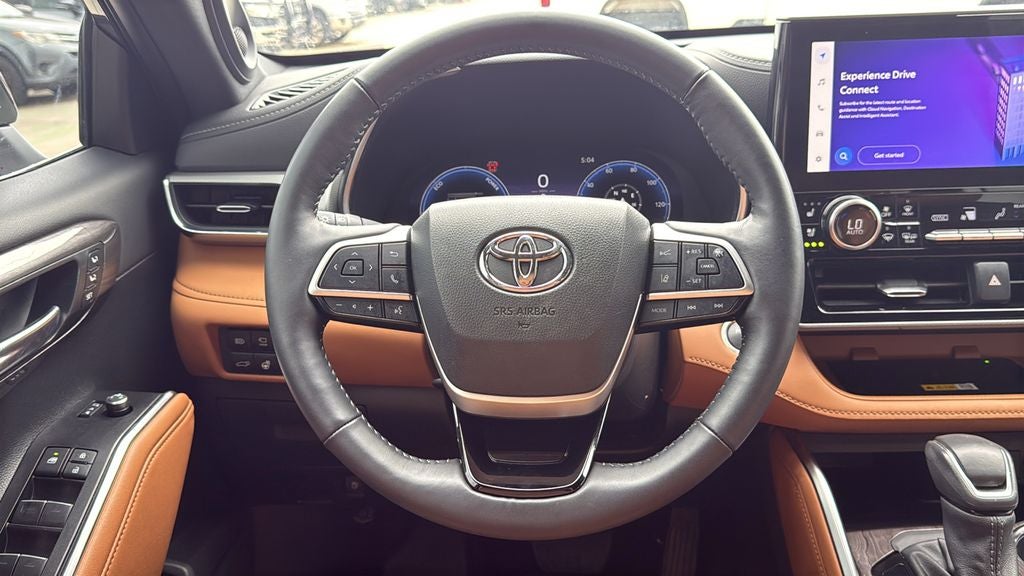 2025 Toyota Highlander Hybrid Platinum