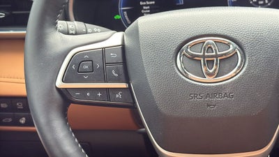 2025 Toyota Highlander Hybrid Platinum